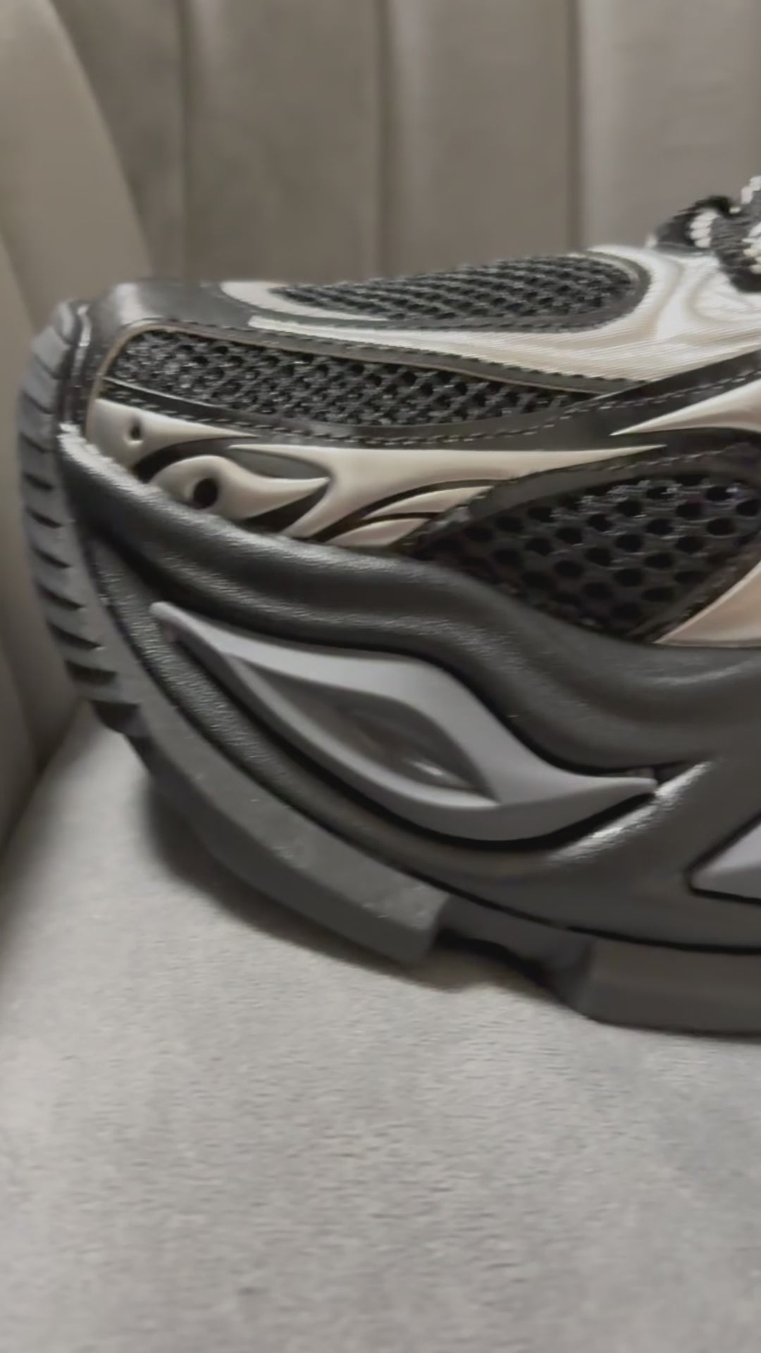 LUMY Vortex Shadow – LUMY-Shibuya